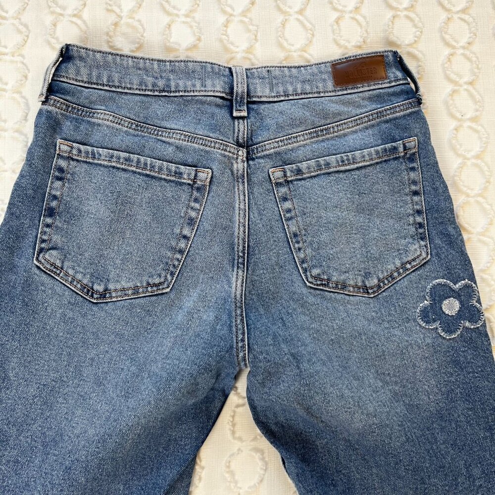 Hollister Ultra High Rise Mom Jean W29 Flower Patch Denim Hippie - Picture 7 of 7